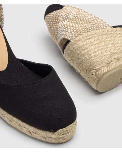 Cuñas Castañer Carina en negro – El fondo de armario perfecto