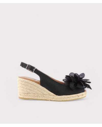 Alpargatas negras con flor y cuña de yute – Viguera