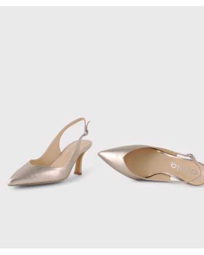 Zapato destalonado metalizado con tacón cómodo