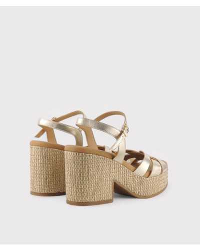 Sandalia dorada de plataforma Claudia – Weekend