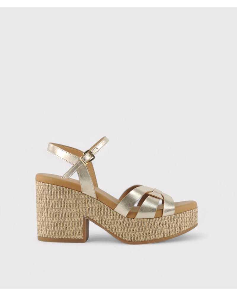 Sandalia dorada de plataforma Claudia – Weekend Sandalia dorada de plataforma Claudia – Weekend
