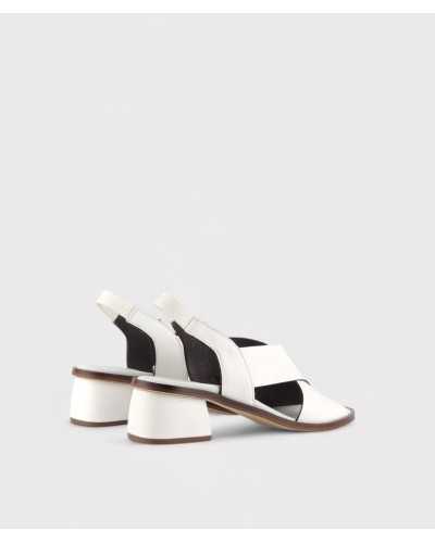 Sandalia Minerva blanca con plantilla de gel y tacón cómodo