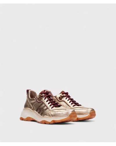 Sneakers Hispanitas Oro estilo hiking ángulo tres cuartos