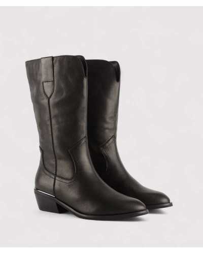 Bota cowboy negra Alma en Pena mujer vista diagonal