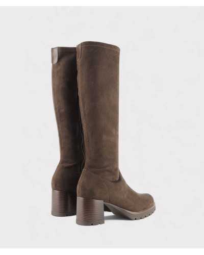 Botas Margot marrón detalle trasera y tacón ancho