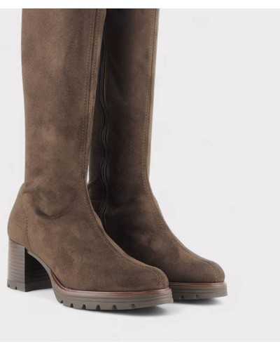 Bota Margot marrón detalle puntera afinada y plataforma