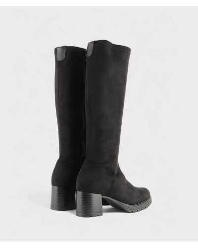Botas Margot negras detalle trasera y tacón ancho
