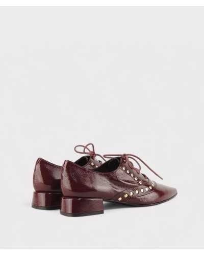 JONI zapatos cordones burdeos charol detalle trasero brillo