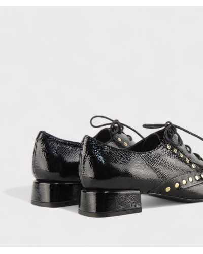JONI oxford negro detalle tacón 3 cm y tachuelas doradas