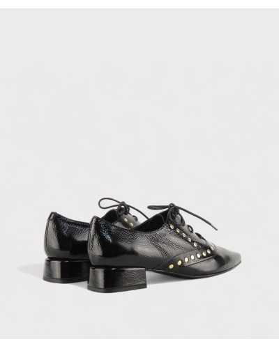 JONI zapatos cordones negros charol detalle trasero brillante