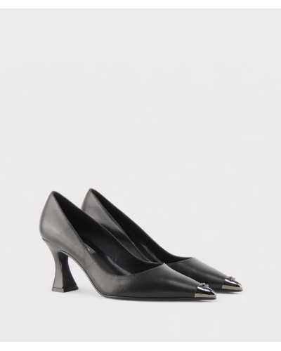 ezzio zapatos salón negros vista diagonal par completo