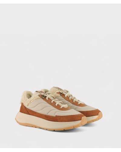 zapatillas fitflop camel crema, vista lateral con forro cálido