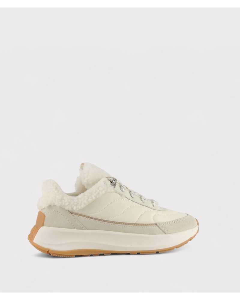 fitflop f-mode flow crema, perfil lateral con cuello de borreguito