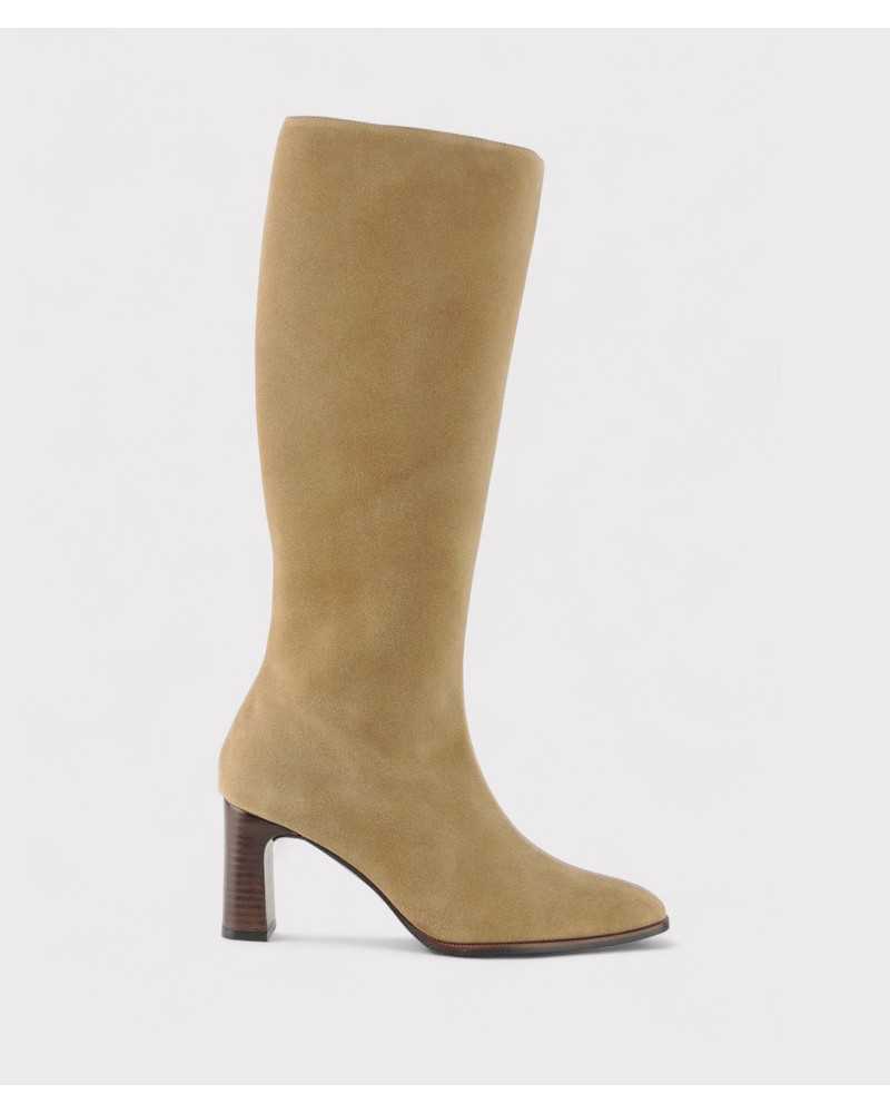 bota Joni sigaro, vista lateral en ante beige subido