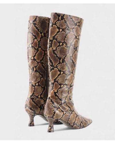 botas JONI pitón marrón, vista trasera con tacón