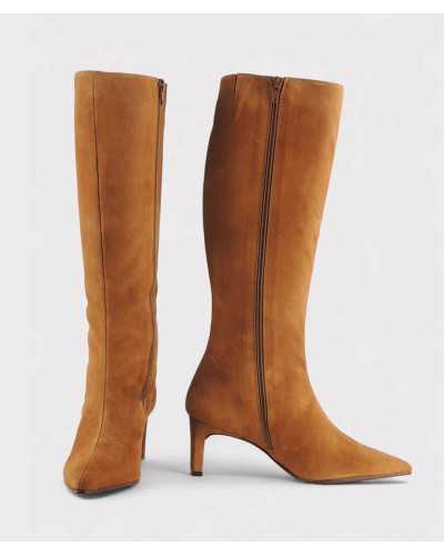 botas JONI serraje camel, textura y acabado piel
