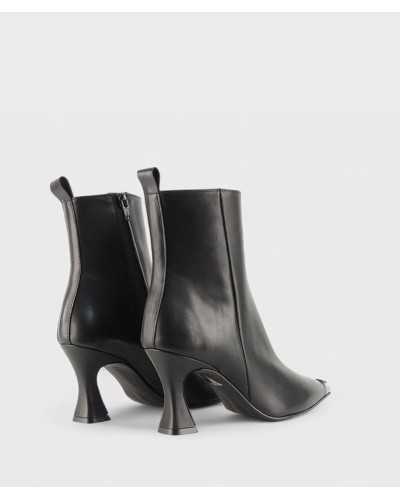 botines Ezzio napa negra tres cuartos, elegantes y con carácter propio
