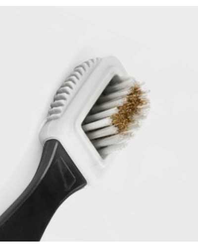 detalle cerdas metálicas finas para eliminar manchas difíciles