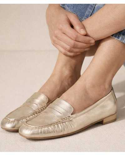 mocasin unisa platino puesto modelo piel metalizada