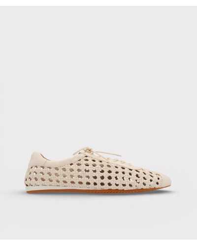 zapatilla NOA HARMON Savana crema textil trenzado calado vista lateral