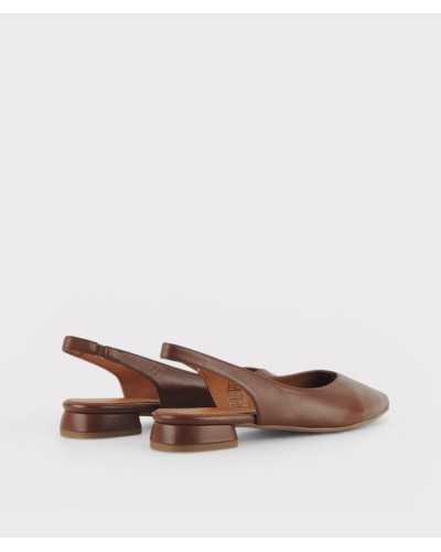 Zapato slingback Divina Martina Sonia marrón elástico talón tacón bajo vista trasera