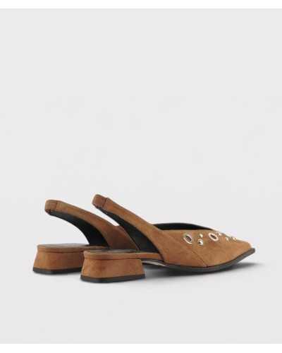 zapatos destalonados Dibia Creta camel ante tacón bloque tira elástica vista trasera