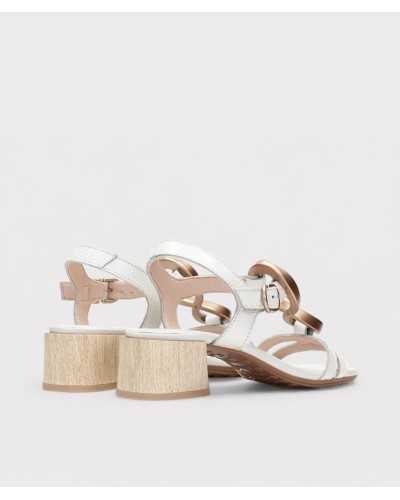 sandalia Hispanitas blanca trasera tacón efecto madera natural