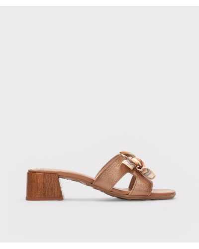 mule Hispanitas nude dorado lateral piel lazo pañuelo tacón madera
