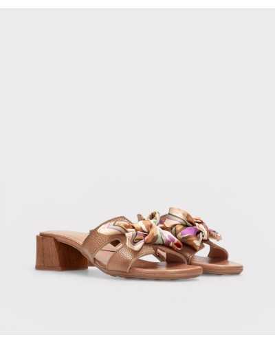 mule Hispanitas nude dorado tres cuartos frontal lazo estampado
