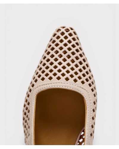 detalle piel troquelada rombo zapato Pedro Miralles Sort rosa palo puntera