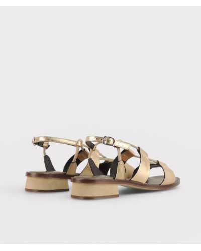 sandalia Plumers Antonella beige dorado trasera tacón bloque
