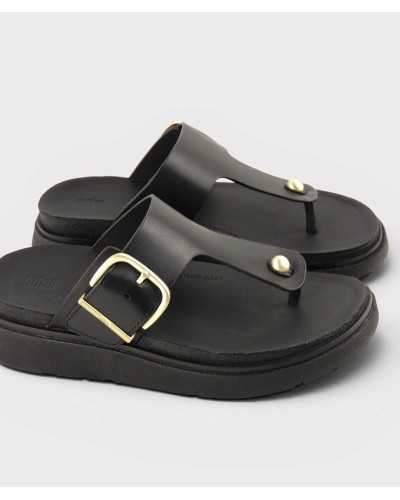 FitFlop Gen-FF Buckle negra detalle plantilla cuero negro hebilla dorada