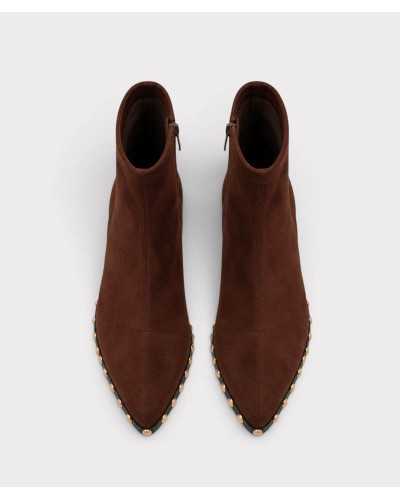 Vista superior de los botines Noa Harmon Lil Kansas con cremallera y tachuelas doradas