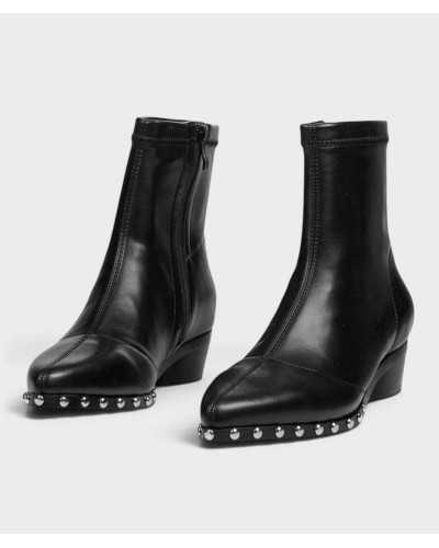 Vista frontal de los botines Noa Harmon Lil Kansas negros con cremallera interior
