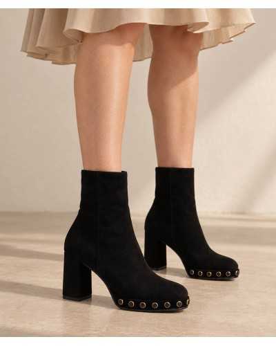 Botines Noa Harmon Beth negros con falda de vuelo color crudo