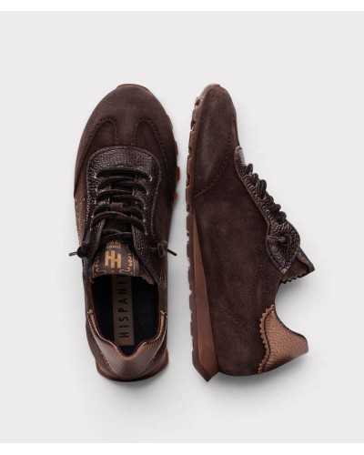 Deportivas Hispanitas Zinnia chocolate vistas desde arriba y de perfil, con plantilla y suela de tacos