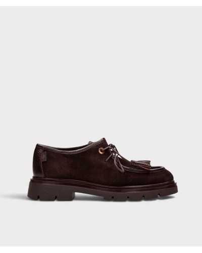 Zapato Hispanitas New York en piel afelpada chocolate, vista lateral con suela track de tacos