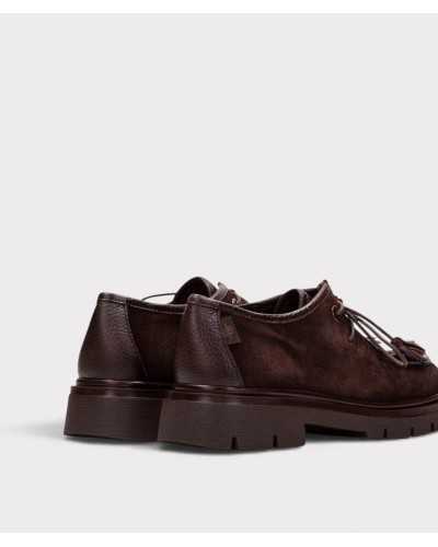 Traseras de los zapatos Hispanitas New York con talón en piel grabada