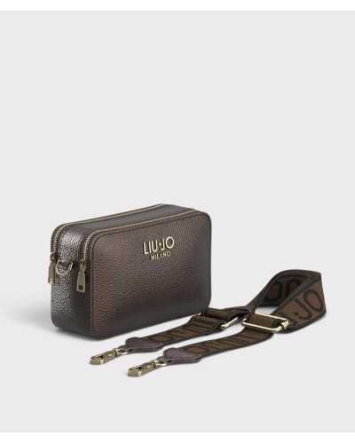 Camera bag Liu Jo marrón metalizado en tres cuartos, con la correa de logo desenganchada al lado