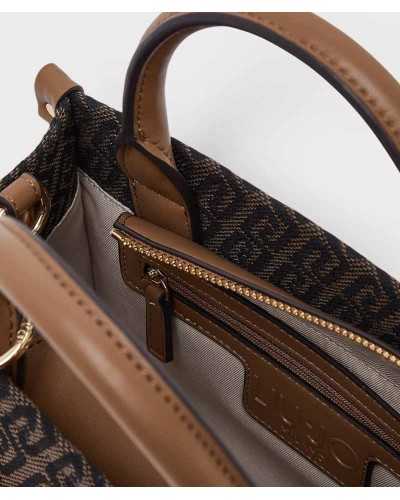 Interior del tote Liu Jo con forro claro y bolsillo con cremallera