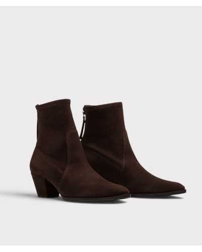 Par de botines elásticos Unisa Lotus marrón oscuro vistos de frente