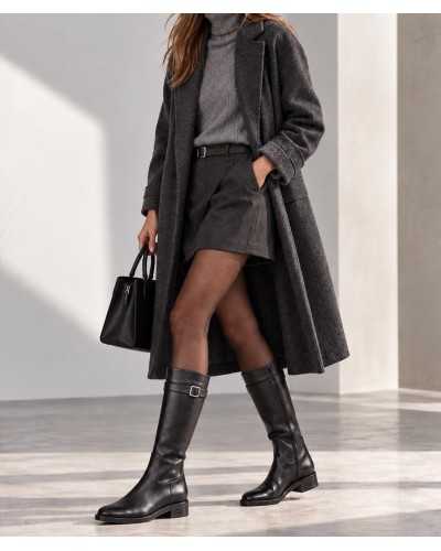 botas de montar Unisa Edeli negras con cremallera interior puestas en modelo con falda