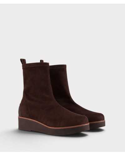 Par de botines calcetín Burano marrón chocolate en tres cuartos