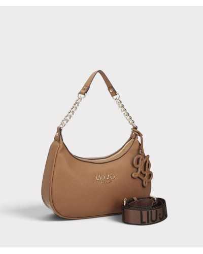 Bolso hobo media luna Liu Jo camel en tres cuartos, con asa de cadena dorada, charm LJ y correa de logo al lado