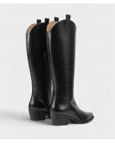Vista trasera de las botas cowboy altas Joni en napa negra con tacón cubano de 4,5 cm