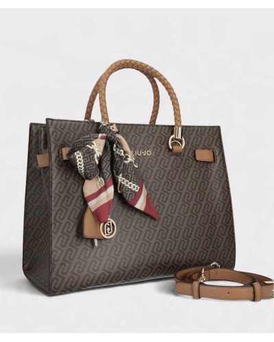 Bolso tote Liu Jo marrón en vista de tres cuartos con su correa camel