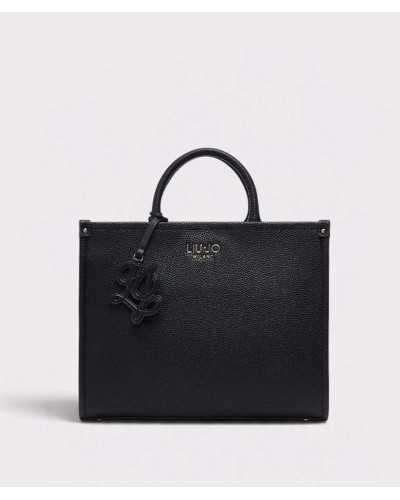 Bolso tote mediano Liu Jo negro granulado con placa dorada y charm LJ, vista frontal