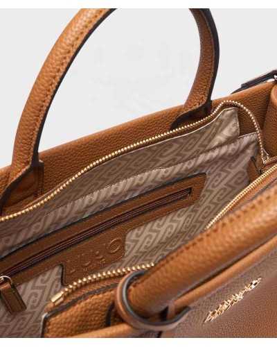 Interior del bolso tote Liu Jo con forro de monograma beige y bolsillo con cremallera