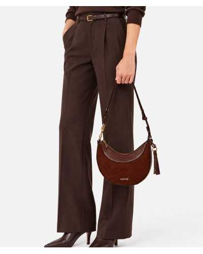 Bolso hobo Liu Jo marrón tabaco puesto en modelo