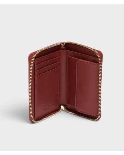 Cartera zip around Liu Jo burdeos abierta, con cuatro ranuras para tarjetas y bolsillo con solapa